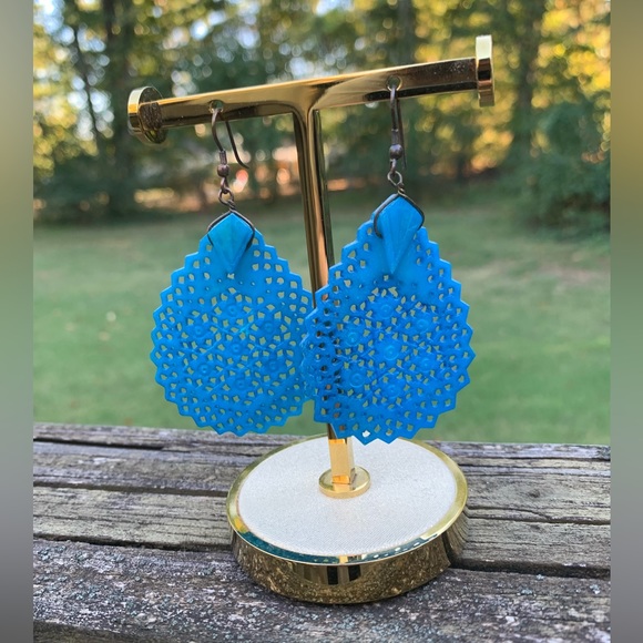 🦚Teal Mandala Cut-Out Earrings🦚 - Picture 3 of 7